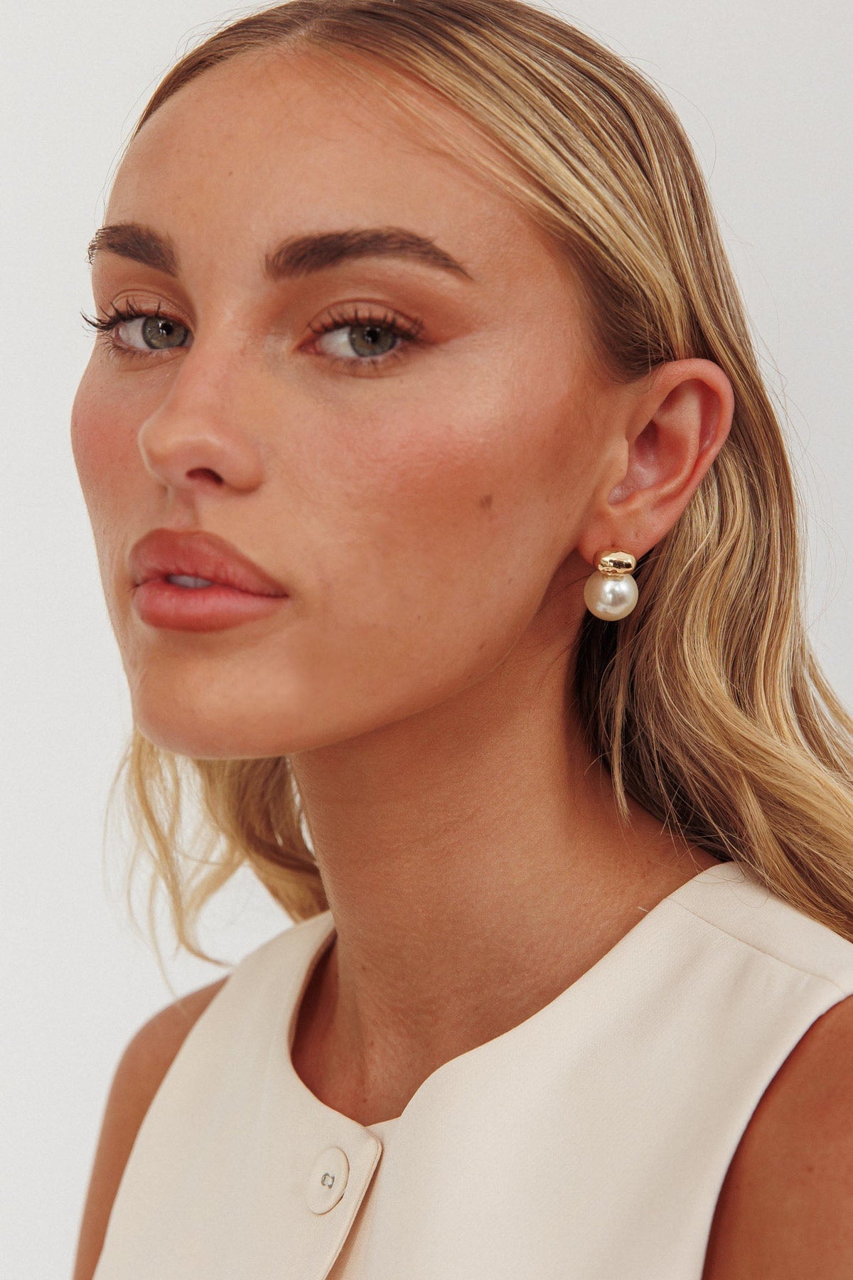 Lulu Pearl Accent Studs Gold/Pearl